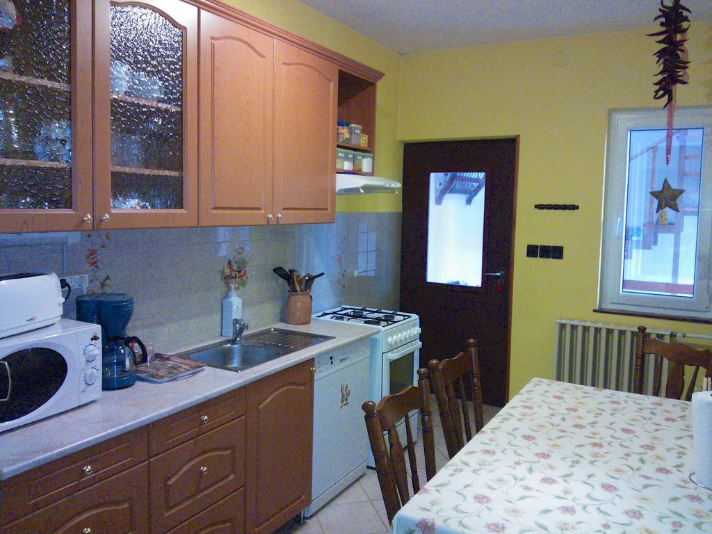 Valentin Vendeghaz Hotel Balatonlelle Bilik gambar