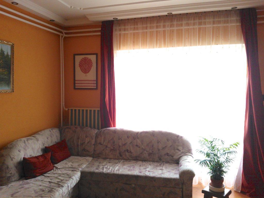 Valentin Vendeghaz Hotel Balatonlelle Bilik gambar