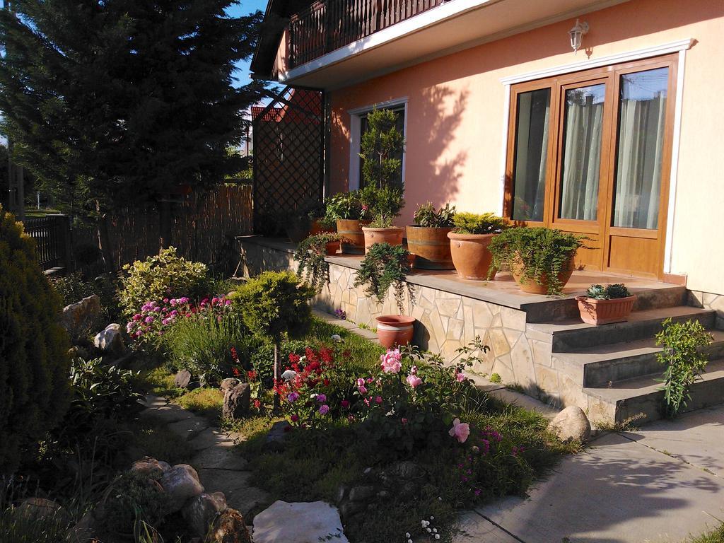 Valentin Vendeghaz Hotel Balatonlelle Luaran gambar