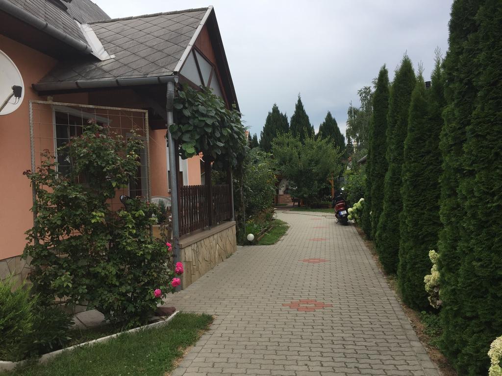 Valentin Vendeghaz Hotel Balatonlelle Luaran gambar