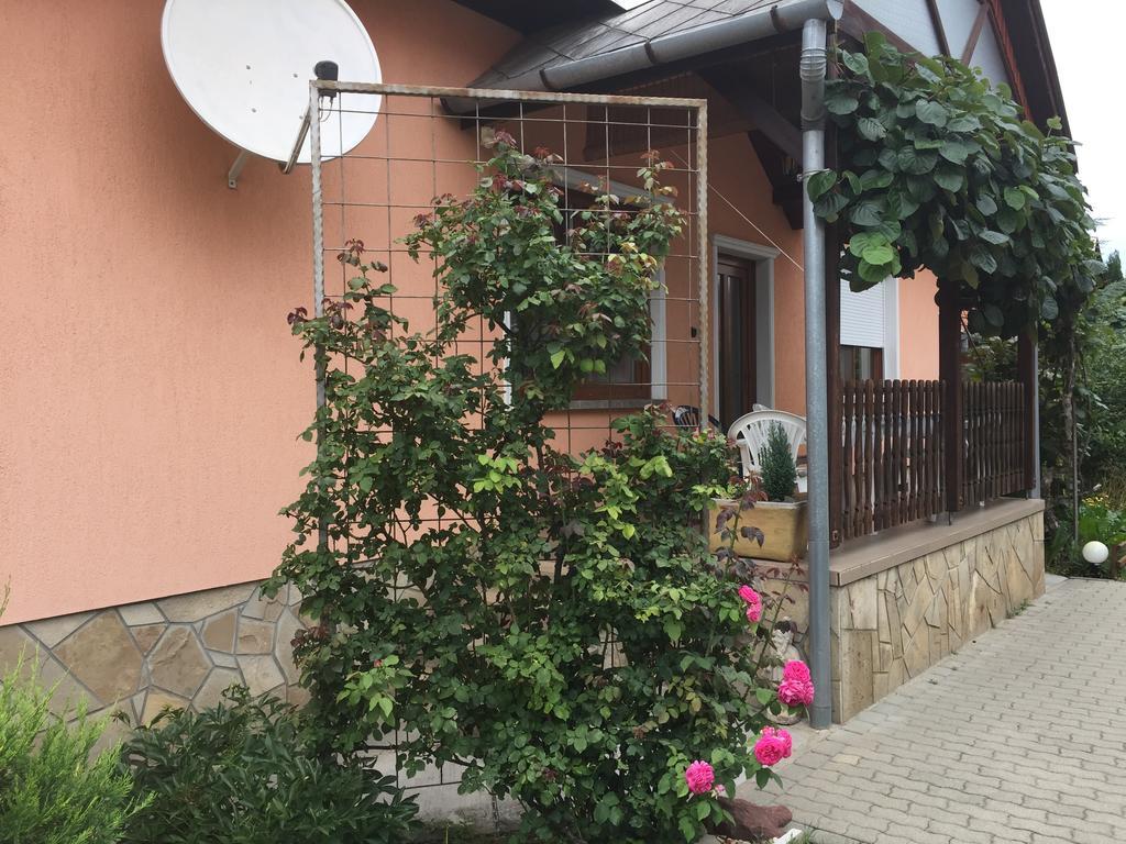 Valentin Vendeghaz Hotel Balatonlelle Luaran gambar